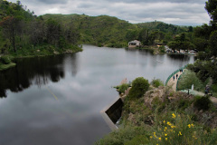 La principal fuente de agua para La Cumbre y su zona de influencia es el dique San Jerónimo, que además es un gran atractivo turístico. Es alimentado por dos arroyos: Los Berros y  El Peral.