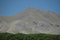 La cumbre del cerro Tres Picos está a 1239 msnm, y es la altura máxima de la Provincia de Buenos Aires.