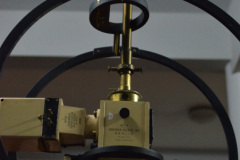 Diversos instrumentos históricos para medición de campos magnéticos se encuentran en perfecto estado de conservación en el pequeño museo del Observatorio de Pilar.