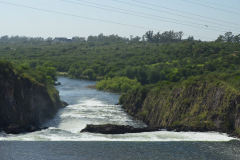 Hacia aguas abajo del vertedero de Piedras Moras, se puede ver la continuidad del Río Ctalamochita o Tercero.