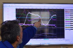 Desde la sala de control de la planta se monitorean todos los procesos activos, en forma automática.