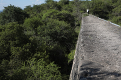 El dique Las Higueritas fue construido por Carlos Casaffousth, en 1887. Es decir, durante la construcción del viejo dique San Roque, obra del mismo Casaffousth, entre otros. Este murallón, de 13 metros de altura y 110 de longitud,  embalsaba las guas de la vertiente del mismo nombre.